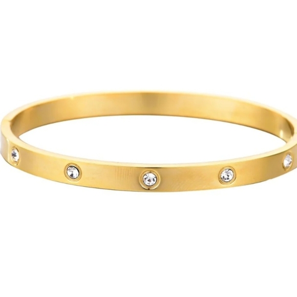 Boutique Jewelry - Gold Plated Bangle Bracelet.